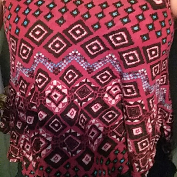 Patterned Tank-top - Picture 2 of 3